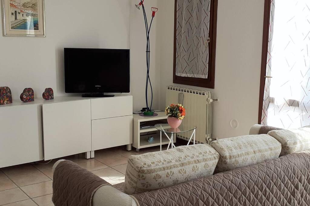 Feel At Home - Casa Loredana ローヴェレ エクステリア 写真